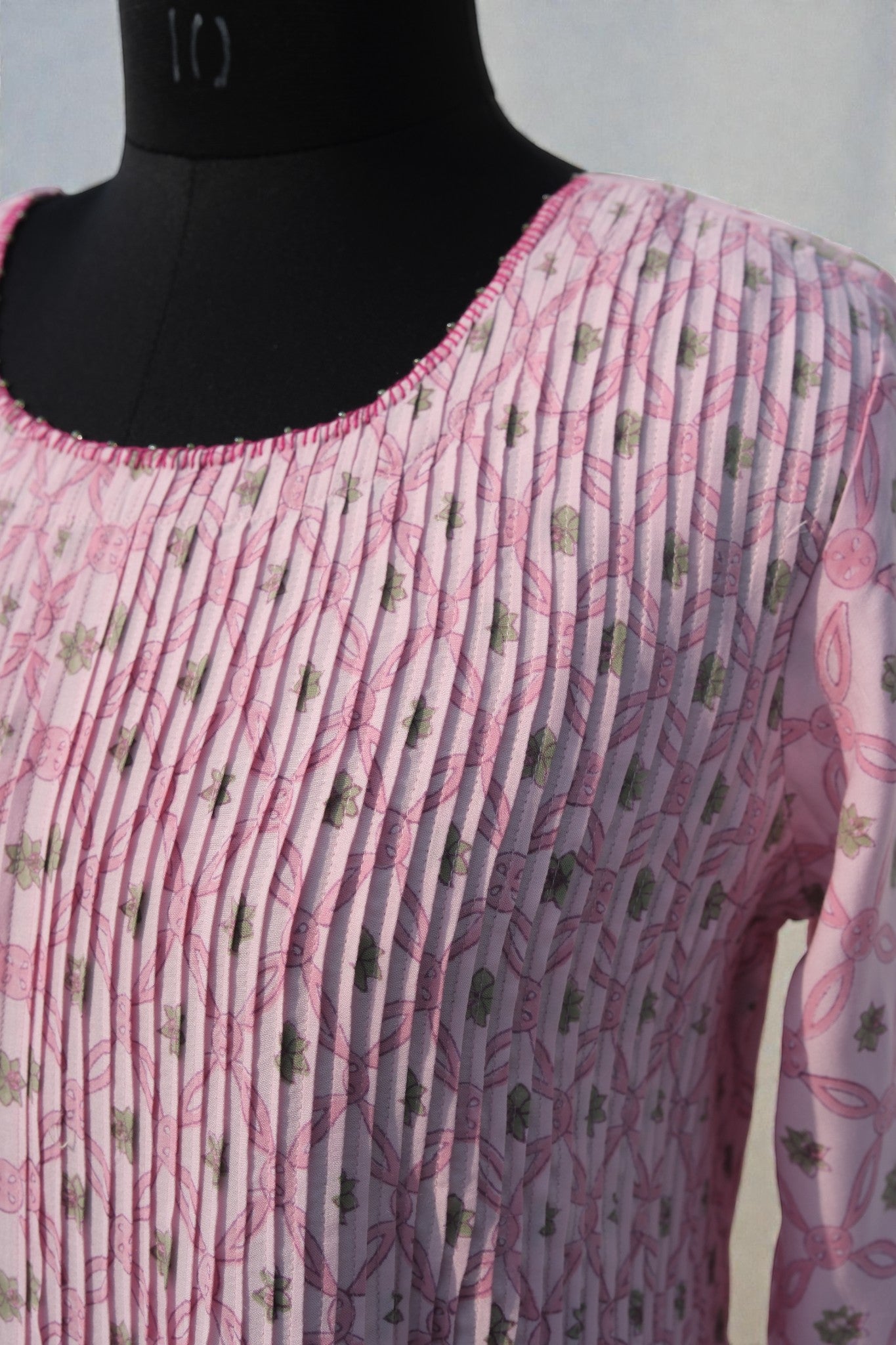 Pink geometric Jaal kurta set