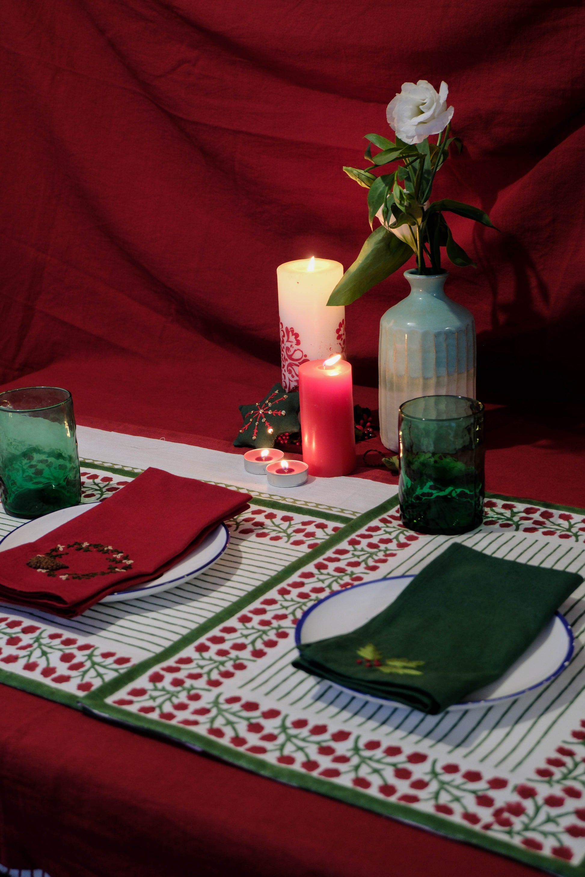 Wreath Hand Embroidered Napkin - Set of 6