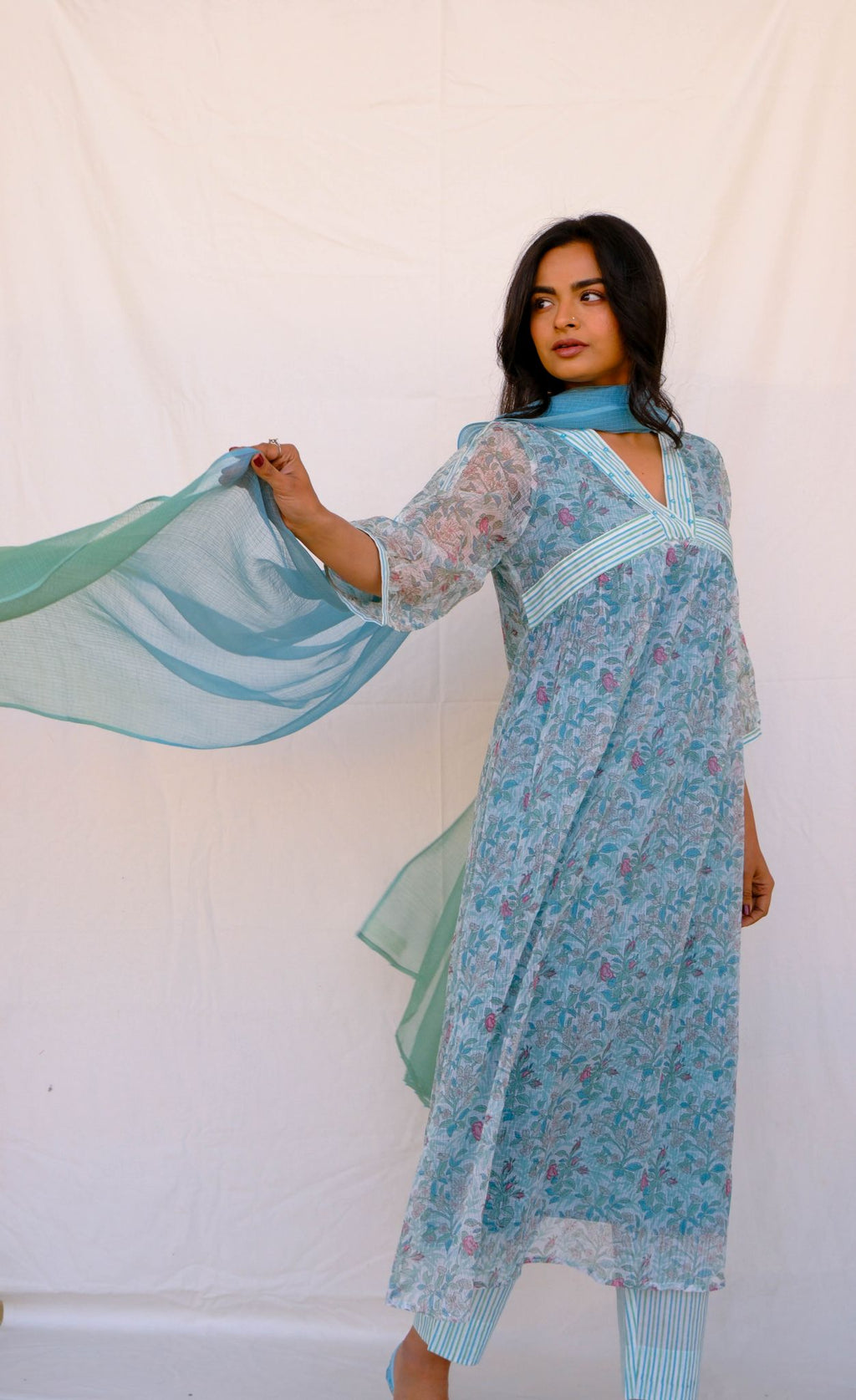 Gulabo Yasmin Aliya Cut Kurta Set
