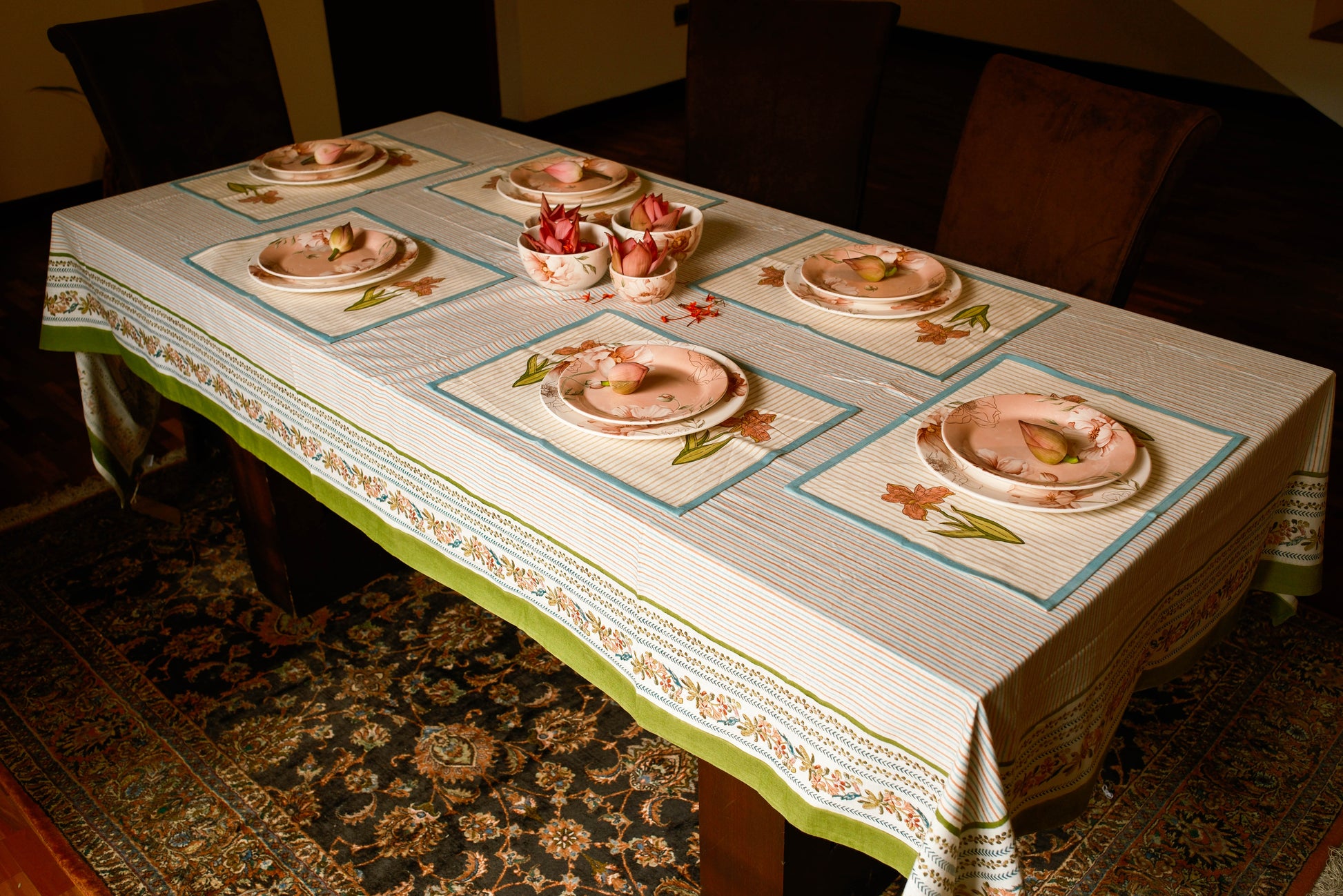 TS Bird Print Tablecloth - 10 Seater