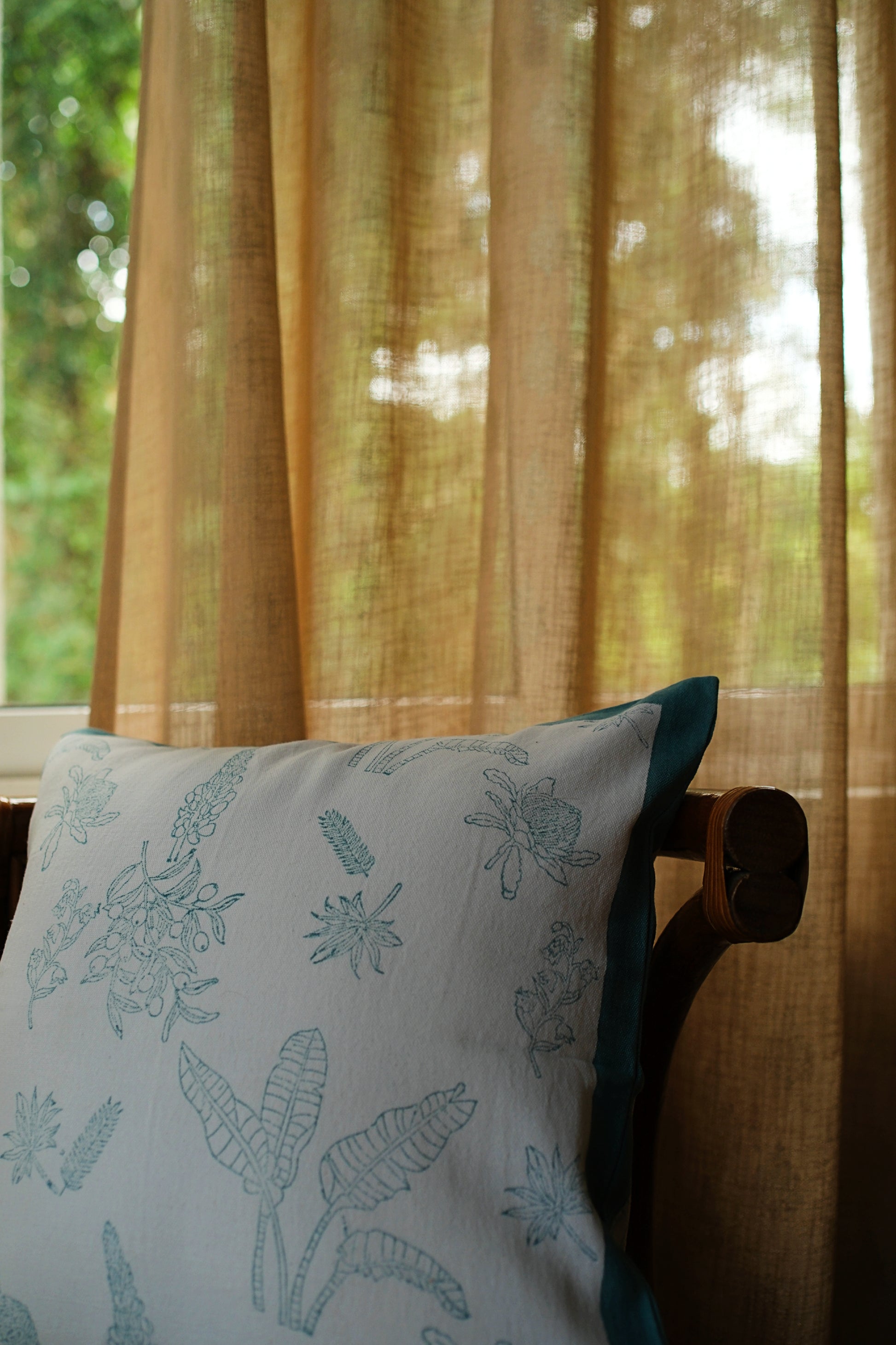 Hortis Motifs Cushion Cover - Blue