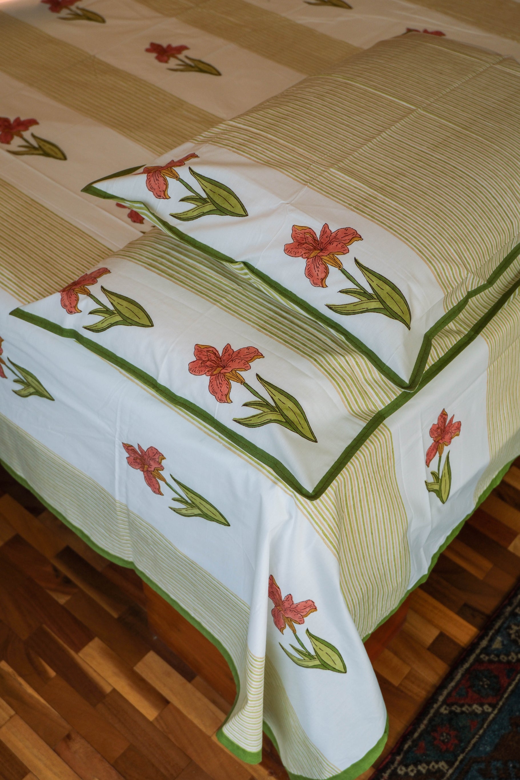 Iris Bedsheet - Queen