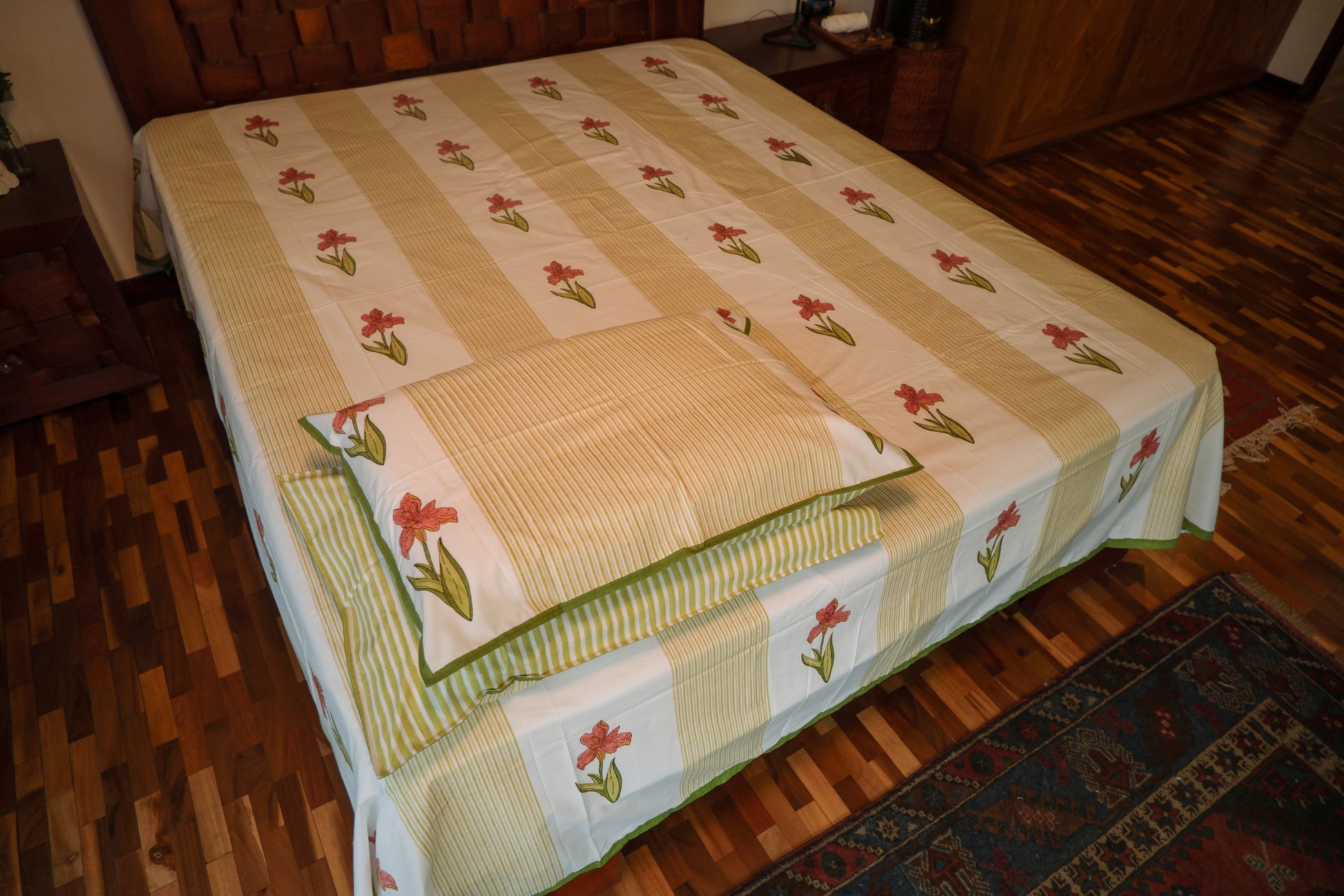 Iris Bedsheet - Queen