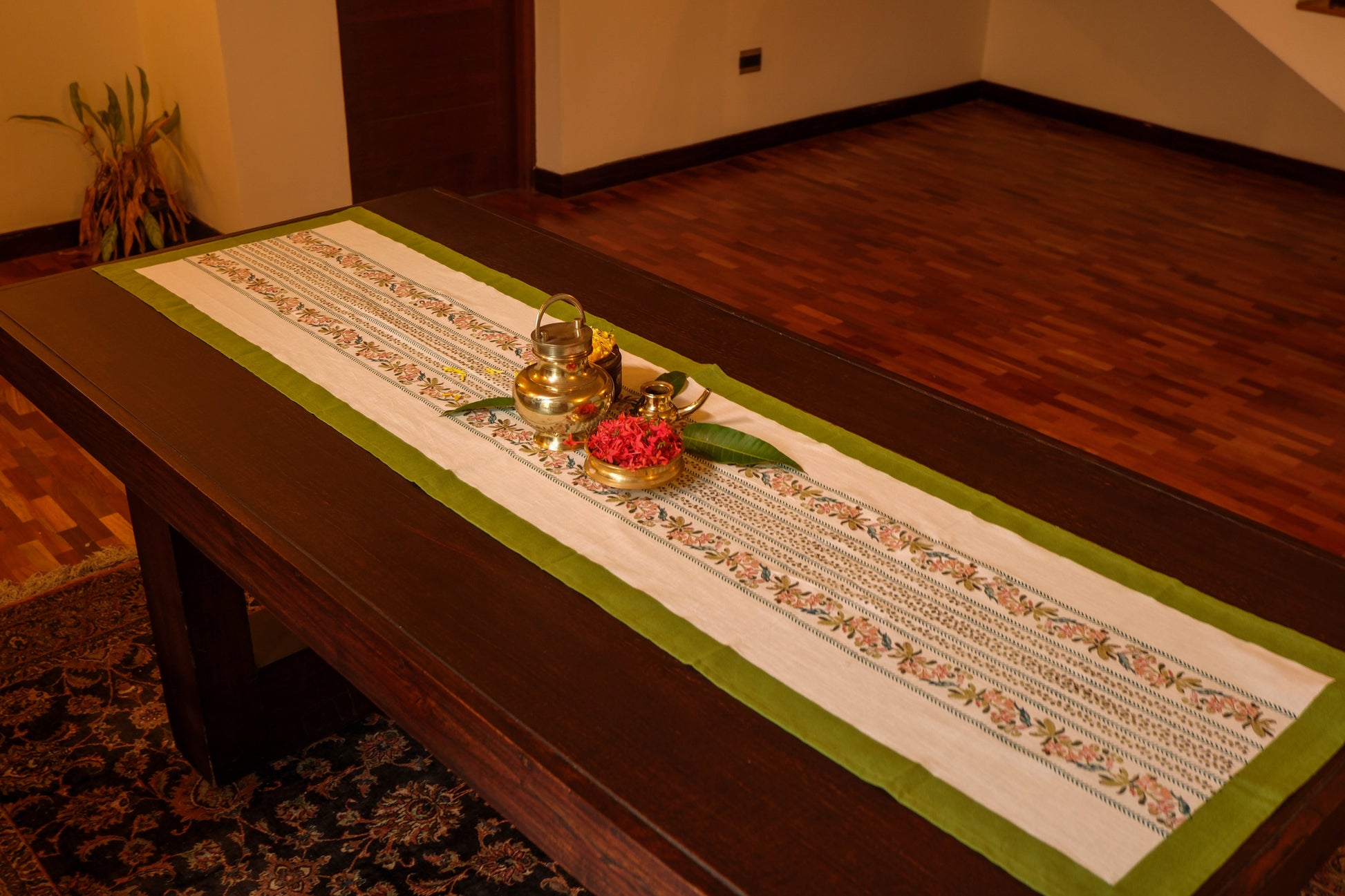 TS Bird Print Table Runner - 8 Seater