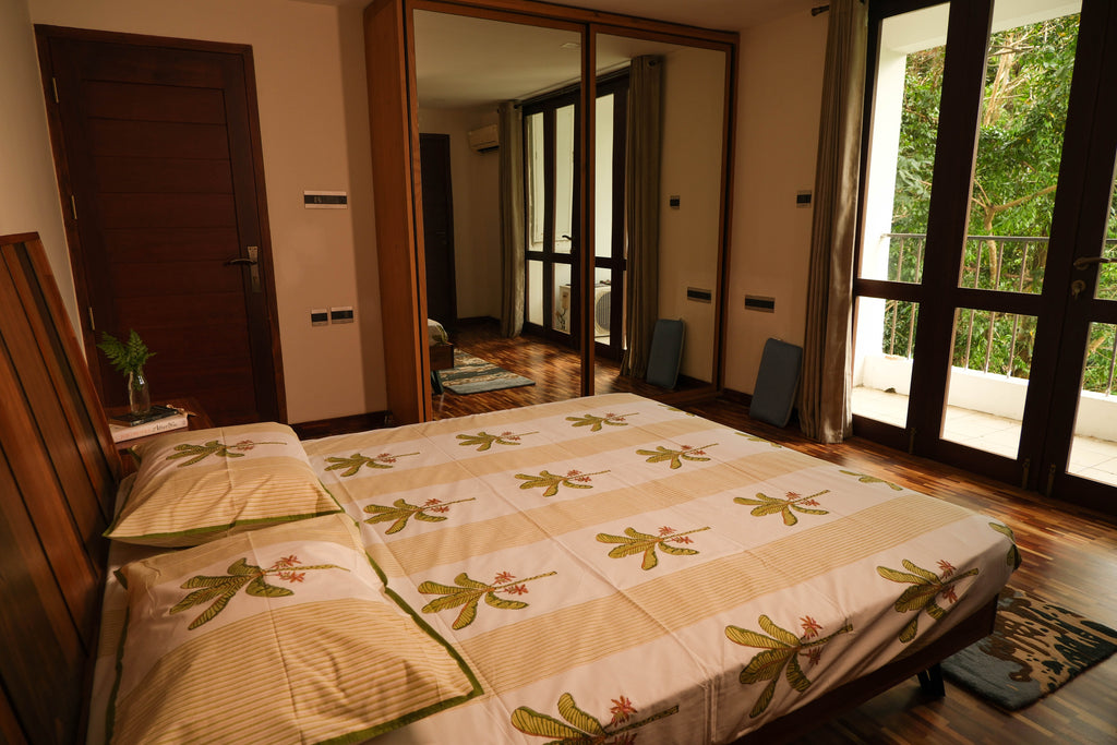 Banana Strip Bedsheet - Queen Size