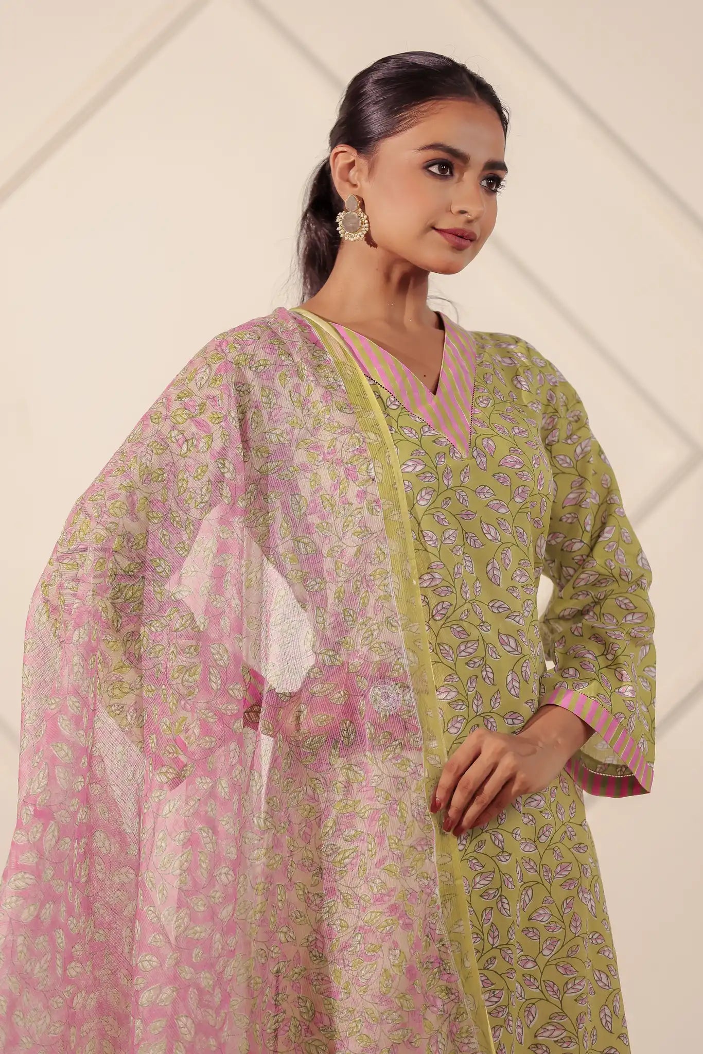Leaf print Cotton Kurta Set w/Kota Dupatta - Green/Pink