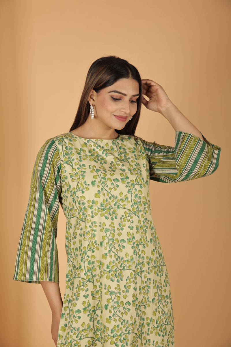 Fern print kurta with Striped Sleeves - Green