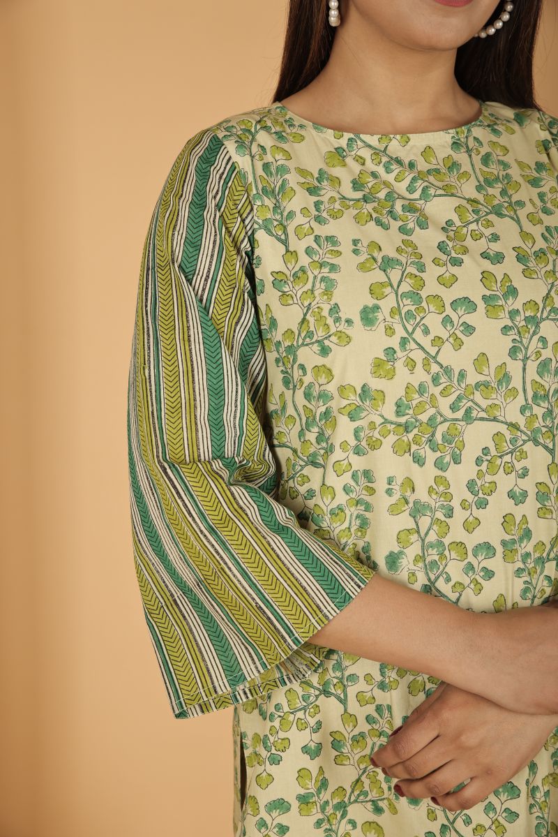 Fern print kurta with Striped Sleeves - Green